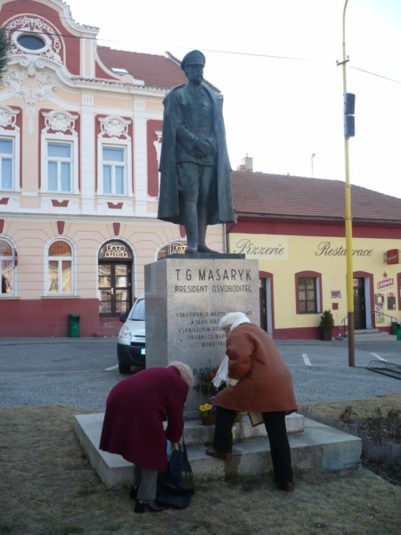 Další
