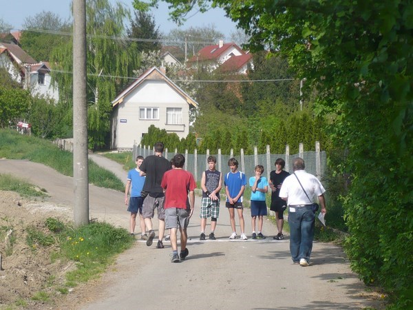 Další