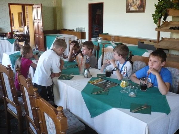 Další