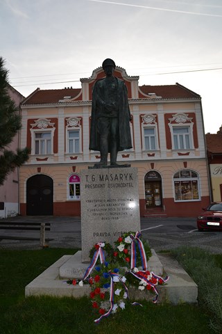 Další