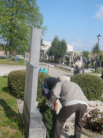 Další