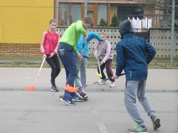Další