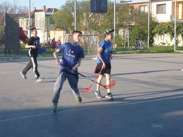 Další