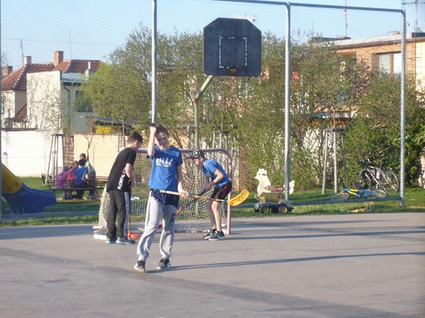 Další