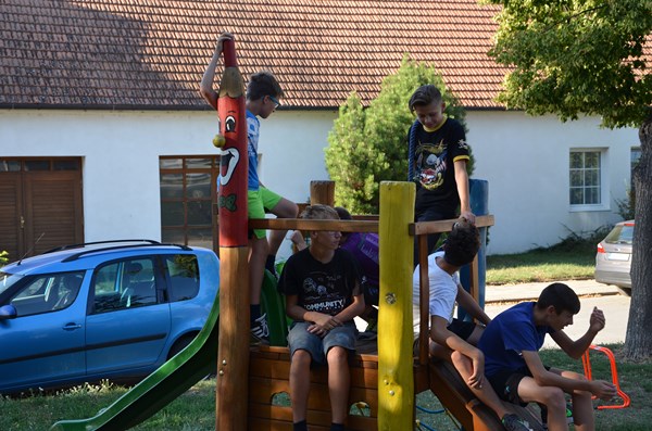 Další