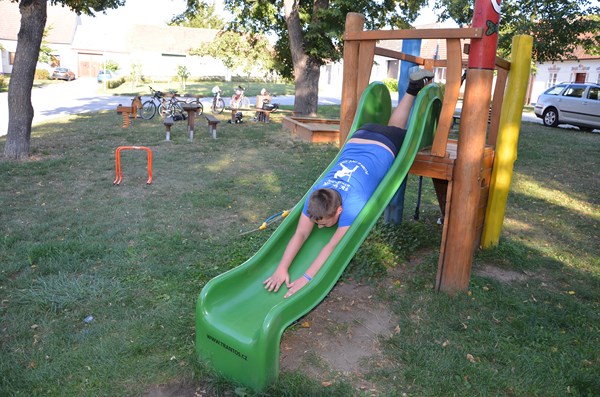 Další