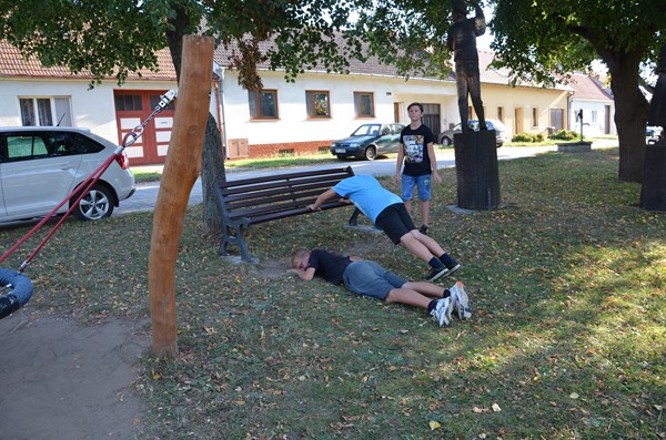 Další