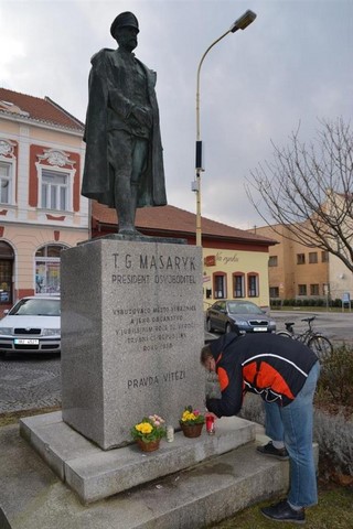 Další