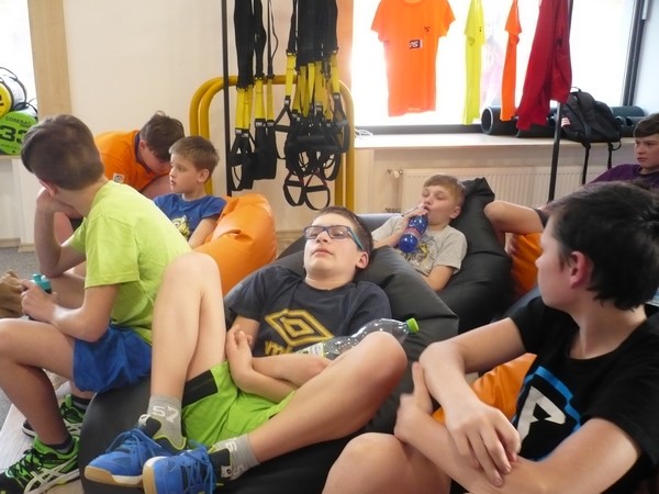 Další
