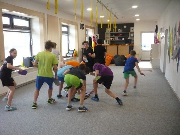 Další