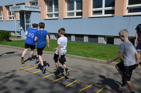 Další