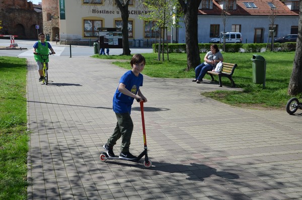 Další