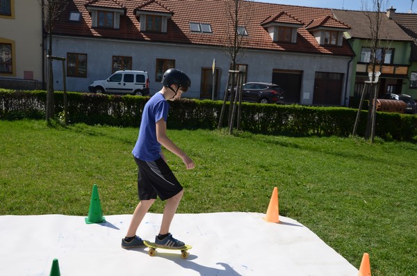 Další