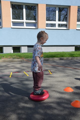 Další