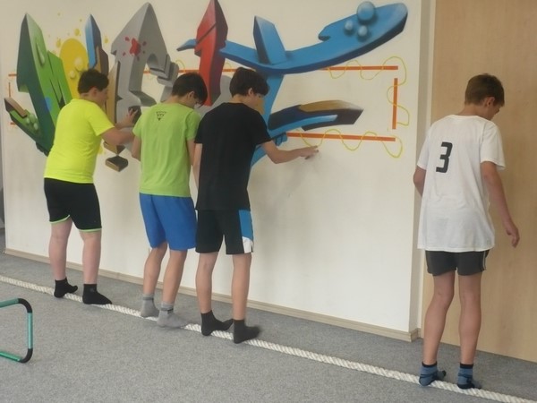 Další