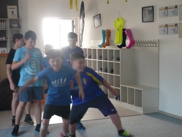 Další
