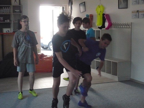 Další