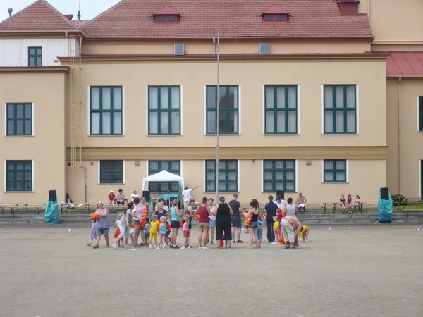 Další