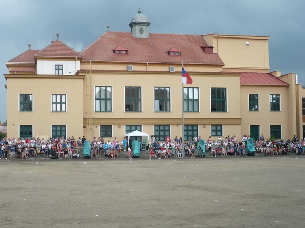 Další