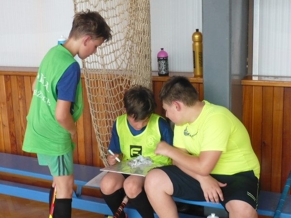 Další