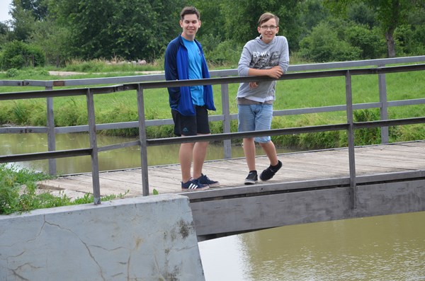 Další