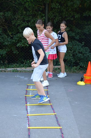 Další