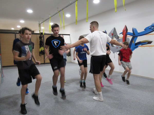 Další