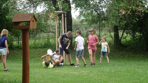 Další