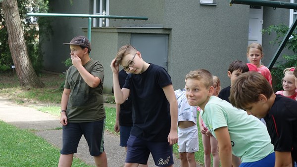 Další