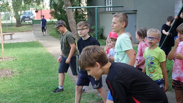 Další