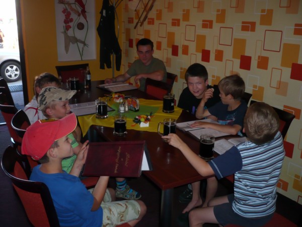 Další