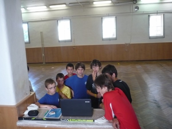 Další