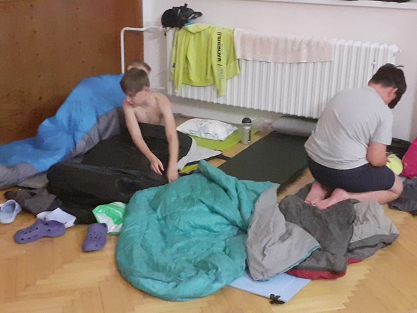 Další