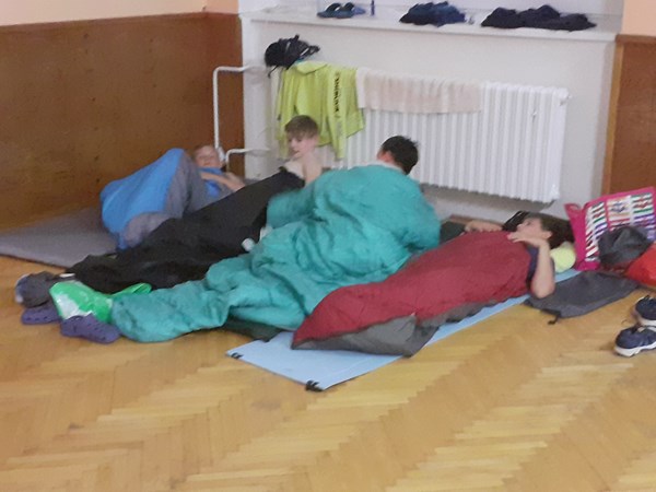 Další