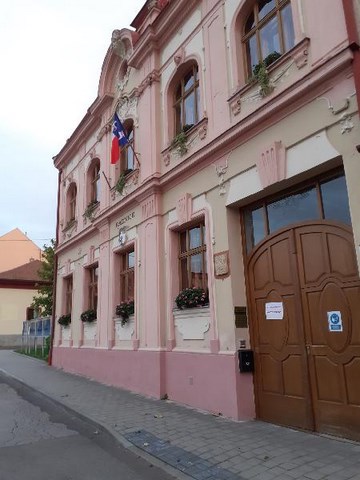 Další