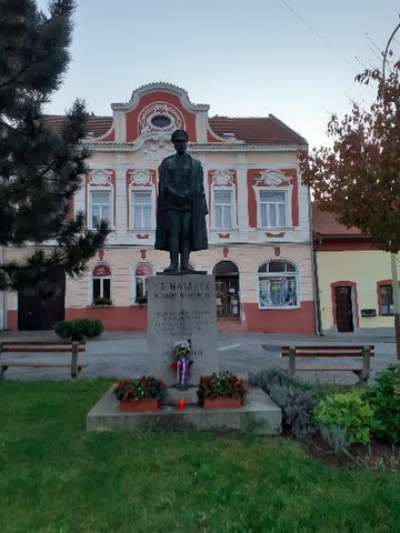 Další