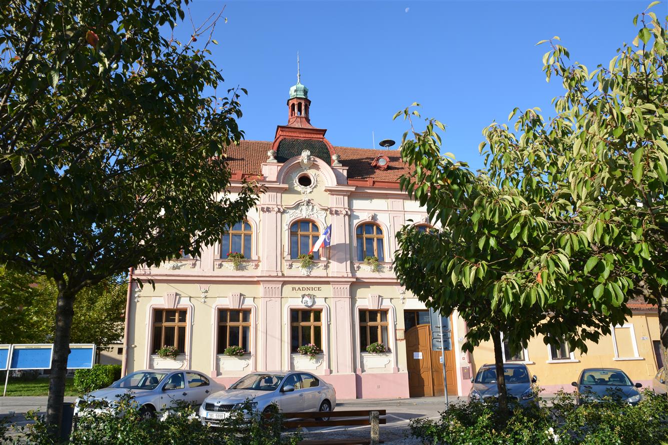 Další