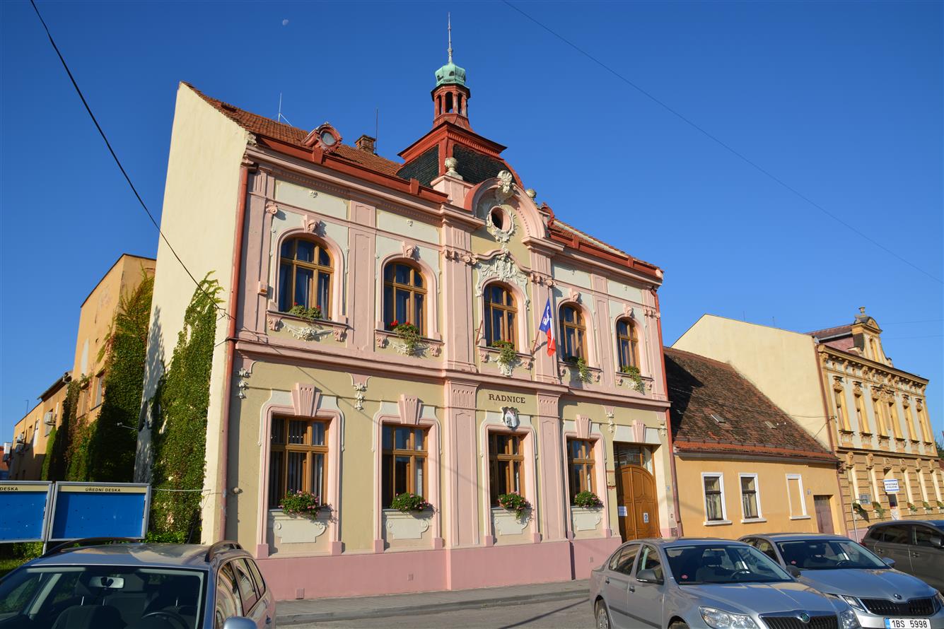 Další